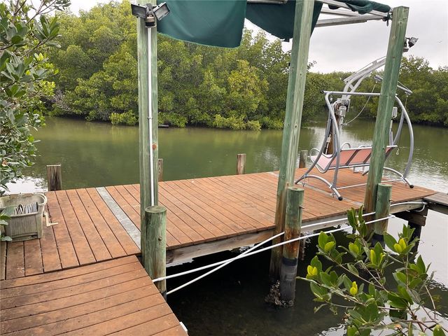 9017 BAYWOOD PARK DRIVE, Seminole, FL 33777