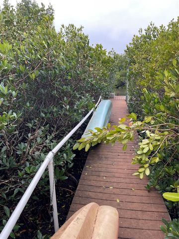 9017 BAYWOOD PARK DRIVE, Seminole, FL 33777