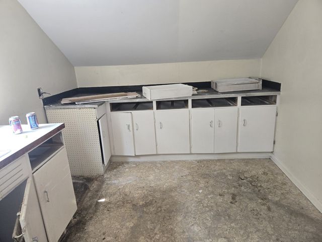 708 W Jefferson Street W, Bloomington, IL 61701