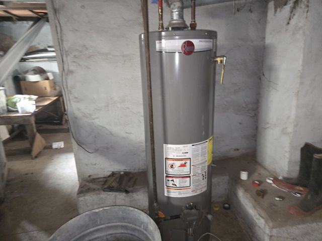 708 W Jefferson Street W, Bloomington, IL 61701