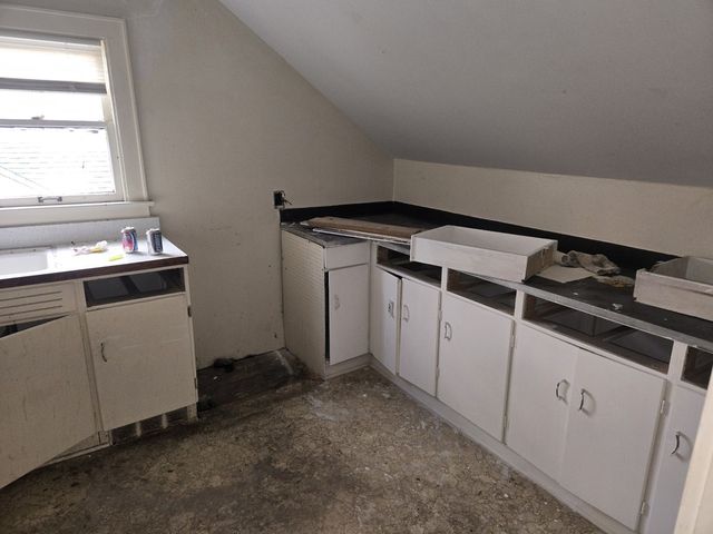 708 W Jefferson Street W, Bloomington, IL 61701