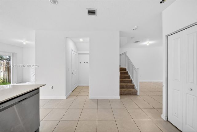 5555 NW 27th St, Lauderhill, FL 33312