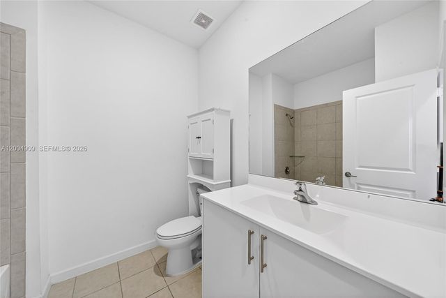 5555 NW 27th St, Lauderhill, FL 33312