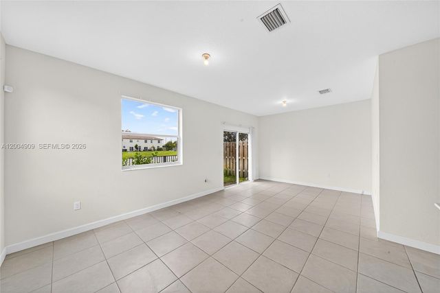 5555 NW 27th St, Lauderhill, FL 33312