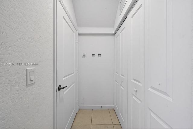 5555 NW 27th St, Lauderhill, FL 33312