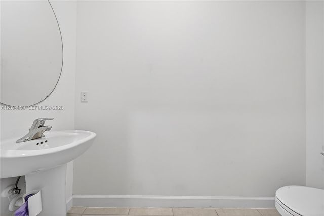 5555 NW 27th St, Lauderhill, FL 33312