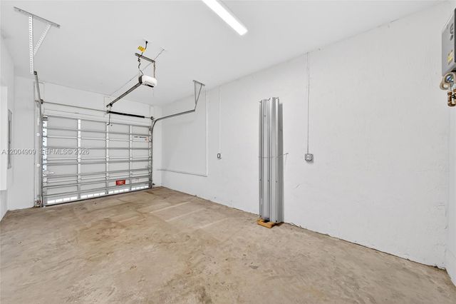 5555 NW 27th St, Lauderhill, FL 33312