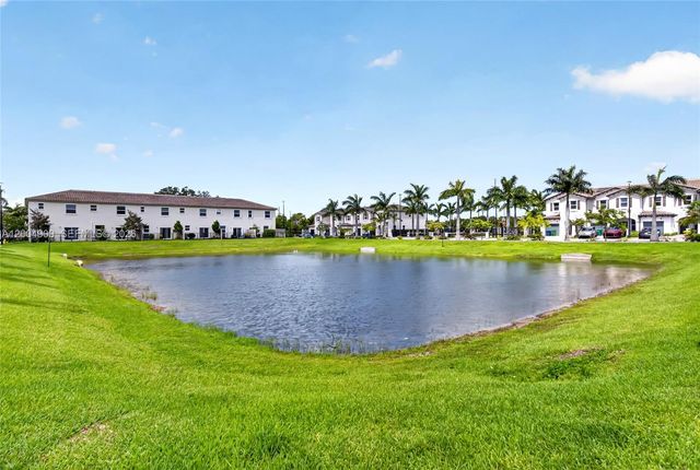 5555 NW 27th St, Lauderhill, FL 33312