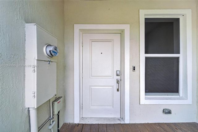 5555 NW 27th St, Lauderhill, FL 33312