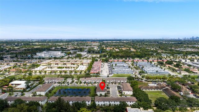 5555 NW 27th St, Lauderhill, FL 33312