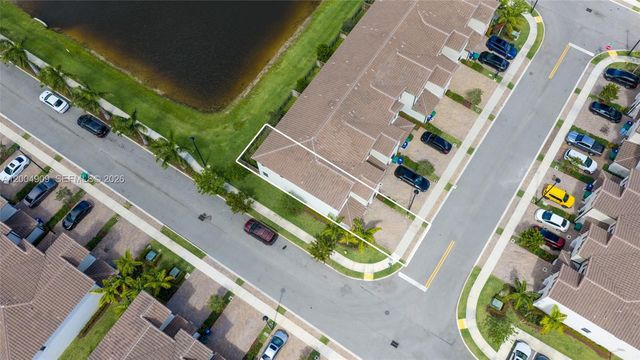 5555 NW 27th St, Lauderhill, FL 33312