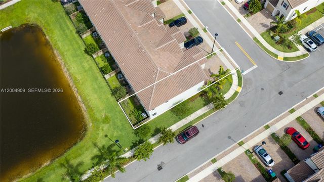 5555 NW 27th St, Lauderhill, FL 33312