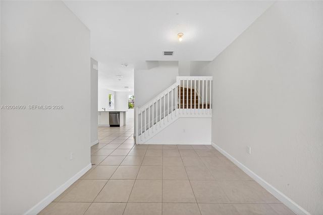 5555 NW 27th St, Lauderhill, FL 33312