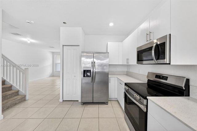 5555 NW 27th St, Lauderhill, FL 33312