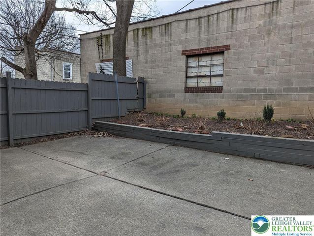 136 South 8th Street, Easton, PA 18042