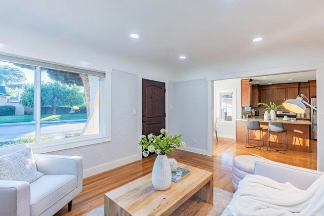 831 Coolidge Avenue, Sunnyvale, CA 94086