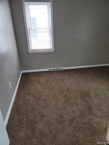 7261 Auburn Street, Detroit, MI 48228