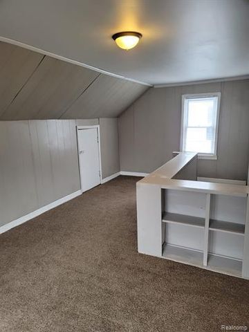 7261 Auburn Street, Detroit, MI 48228