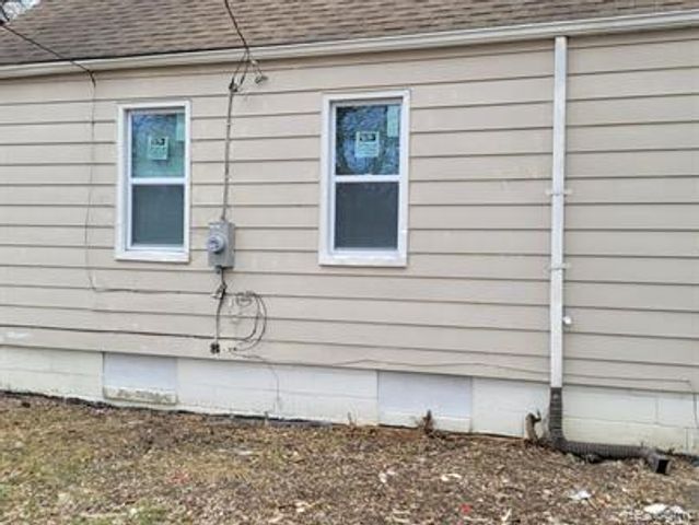 7261 Auburn Street, Detroit, MI 48228