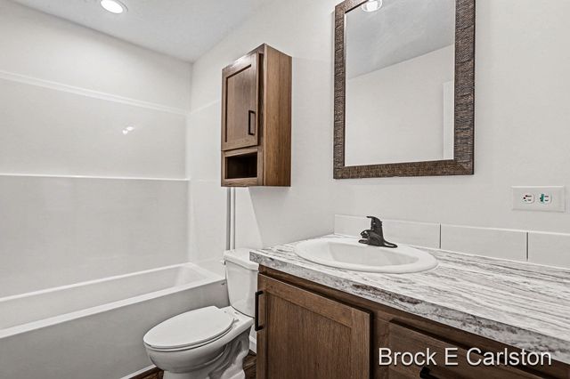 1283 E Ellis Road 30, Norton Shores, MI 49441
