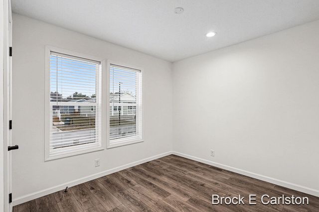 1283 E Ellis Road 30, Norton Shores, MI 49441