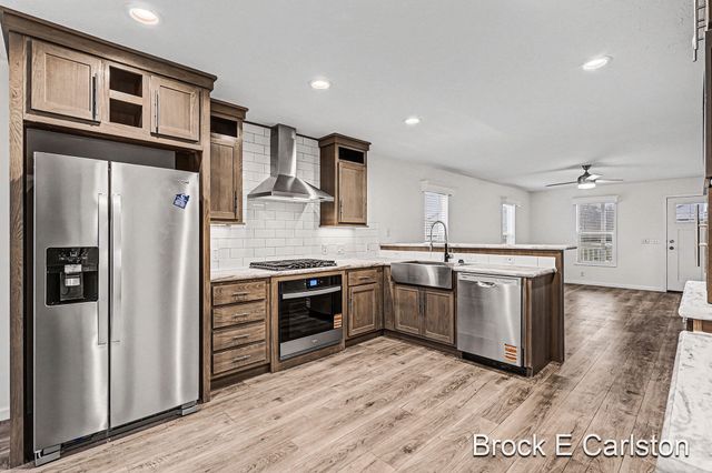 1283 E Ellis Road 30, Norton Shores, MI 49441