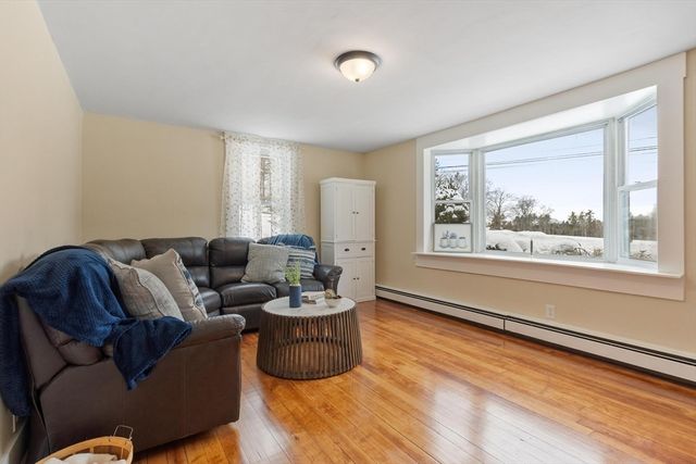 152 Dudley Rd, Templeton, MA 01468