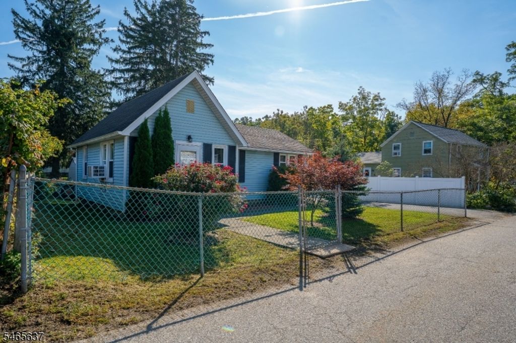 12 3Rd St, Bloomingdale Boro, NJ 07403 — photo 3