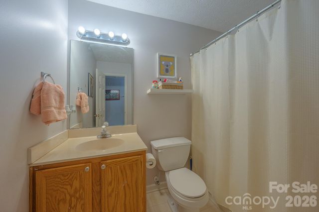 39 N Creekside Court, Hendersonville, NC 28791