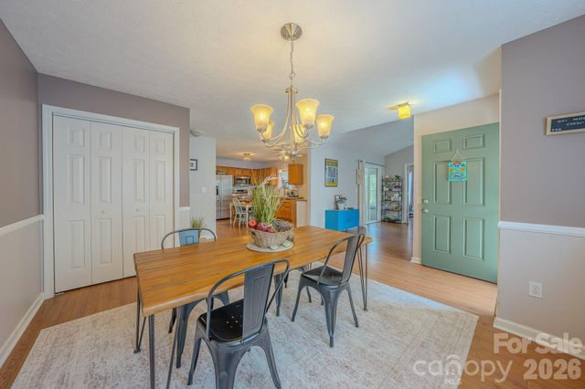 39 N Creekside Court, Hendersonville, NC 28791