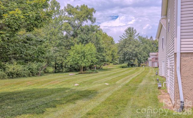 39 N Creekside Court, Hendersonville, NC 28791