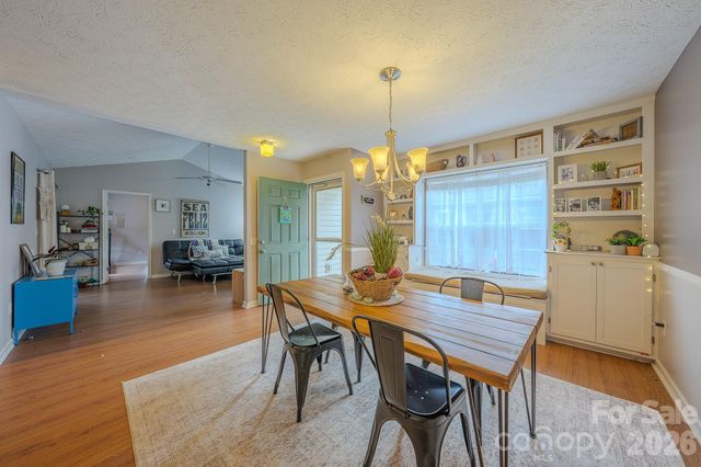 39 N Creekside Court, Hendersonville, NC 28791