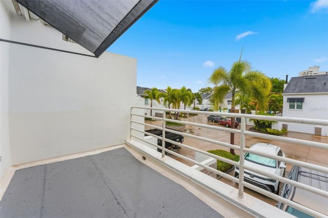 2979 W KNIGHTS AVENUE, Tampa, FL 33611