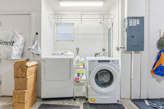 2979 W KNIGHTS AVENUE, Tampa, FL 33611