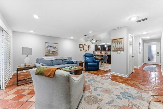 2979 W KNIGHTS AVENUE, Tampa, FL 33611