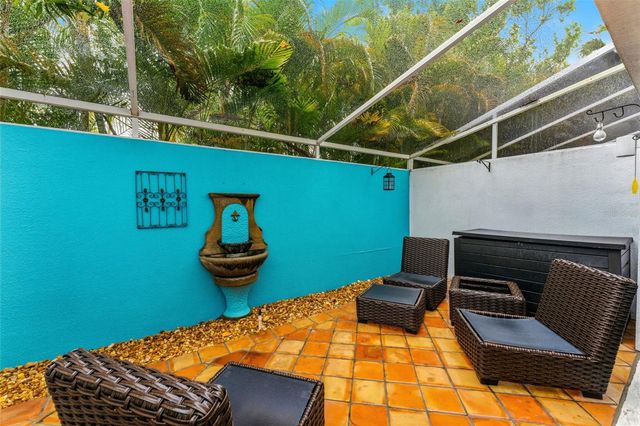 2979 W KNIGHTS AVENUE, Tampa, FL 33611