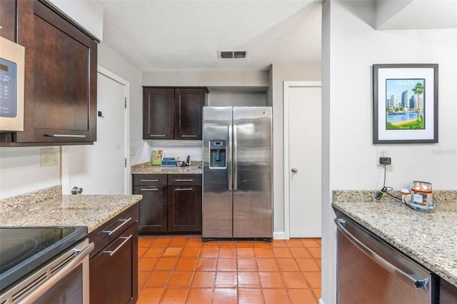 2979 W KNIGHTS AVENUE, Tampa, FL 33611