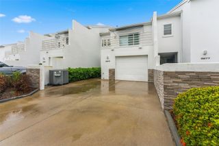 2979 W KNIGHTS AVENUE, Tampa, FL 33611