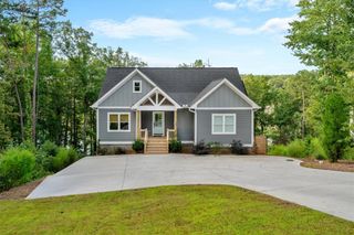 545 Peninsula Road, West Union, SC 29696