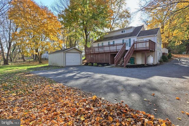3319 ROUND TOP RD, Elizabethtown, PA 17022