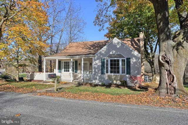 3319 ROUND TOP RD, Elizabethtown, PA 17022