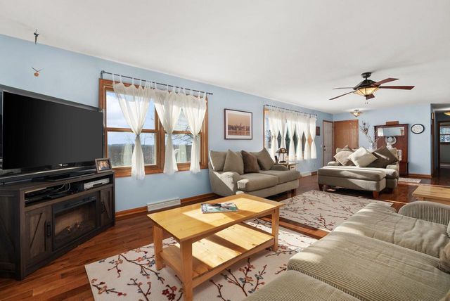 5840 Madsen Circle, Oregon, WI 53575