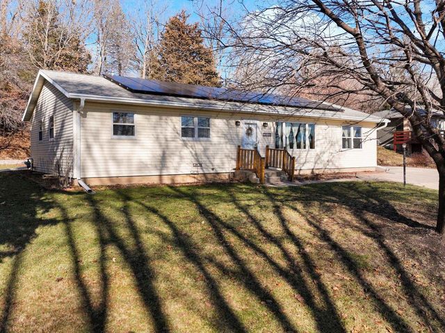 5840 Madsen Circle, Oregon, WI 53575