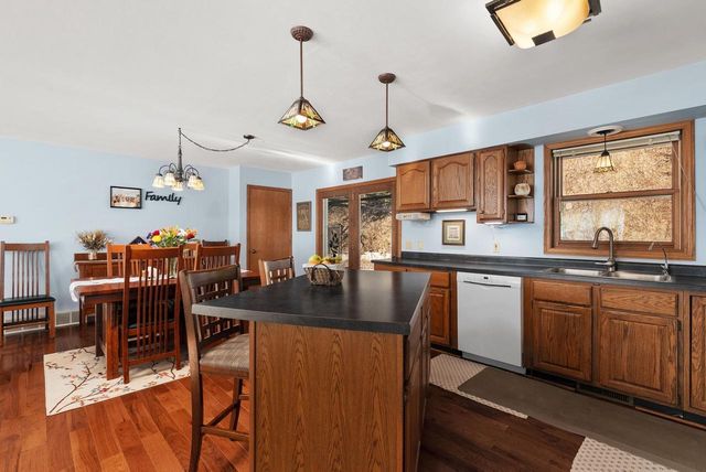 5840 Madsen Circle, Oregon, WI 53575