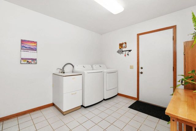 5840 Madsen Circle, Oregon, WI 53575