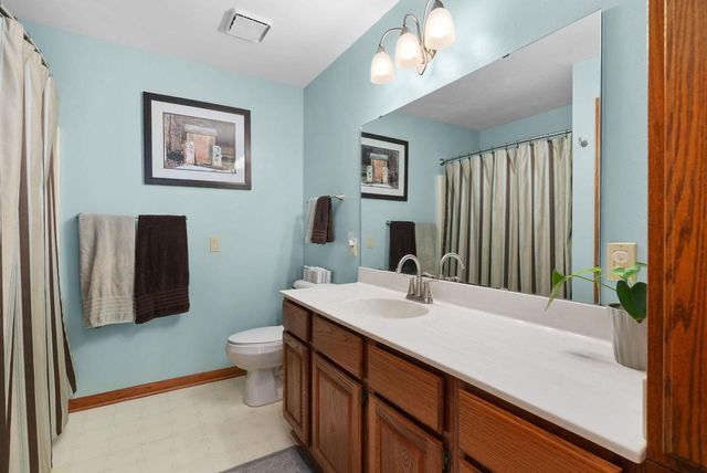 5840 Madsen Circle, Oregon, WI 53575