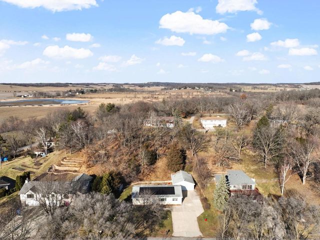 5840 Madsen Circle, Oregon, WI 53575