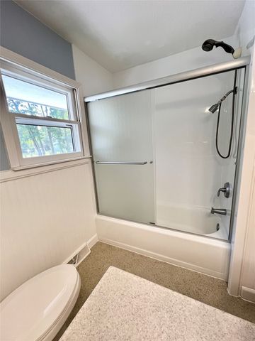 2711 64th Street, Des Moines, IA 50322