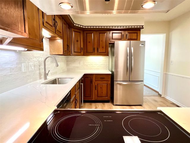 2711 64th Street, Des Moines, IA 50322