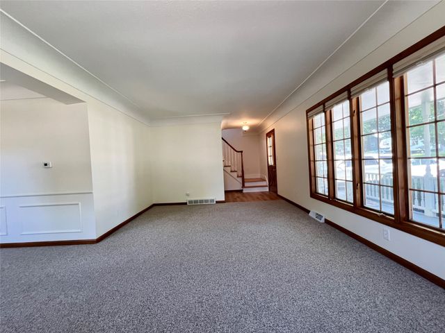 2711 64th Street, Des Moines, IA 50322